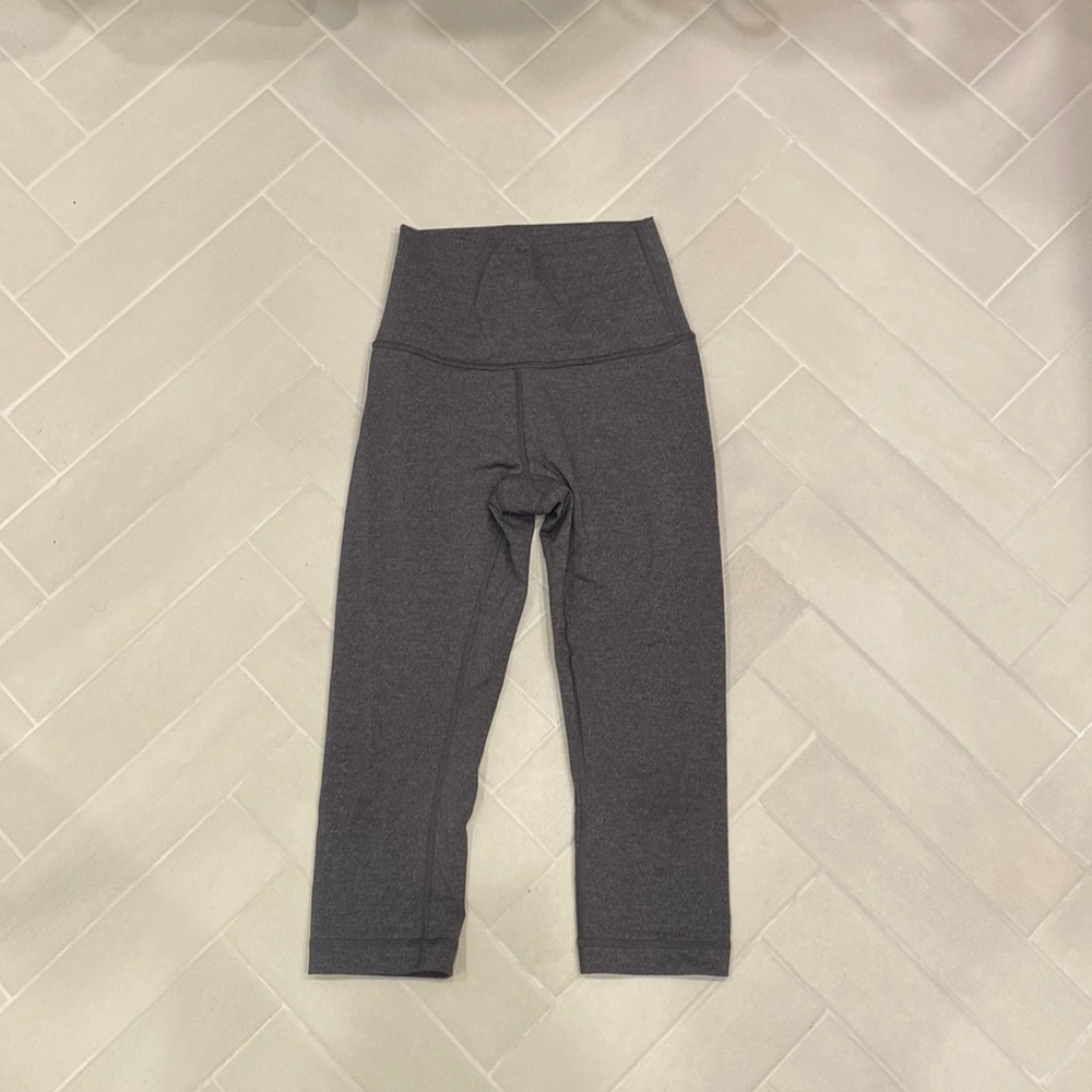Women’s cropped grey lululemon, size 2 leggings. Never worn and amazing quality